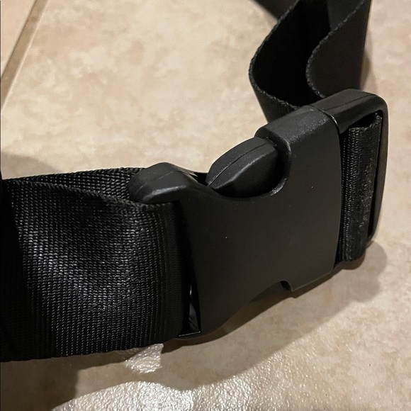 Disneyland Half Marathon Weekend 2025 Navy Blue Waist Pack/Fanny Pack - Picture 2 of 6